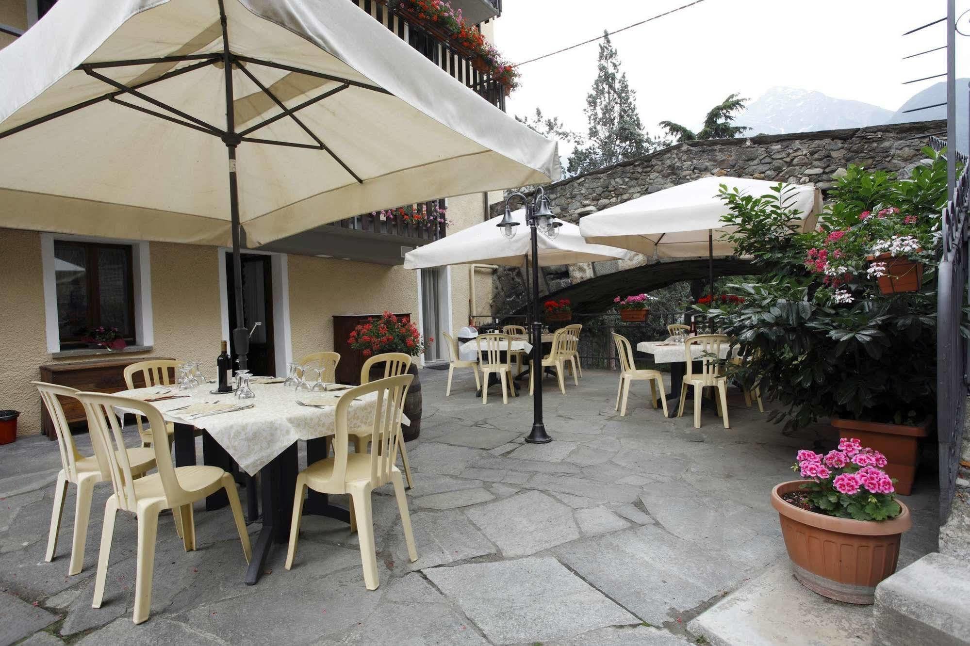 Hotel Cecchin Aosta Exterior foto